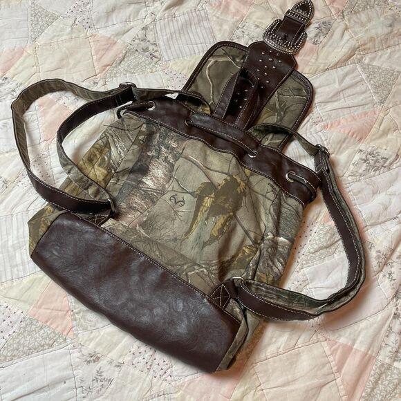 realtree y2k brown and green camo buckle medium sized book bag - Picture 6 of 8